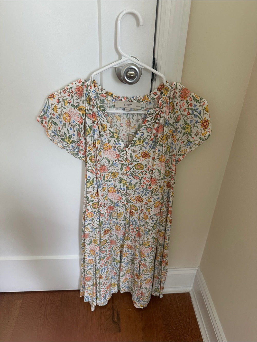 Loft petite flutter-sleeved floral dress